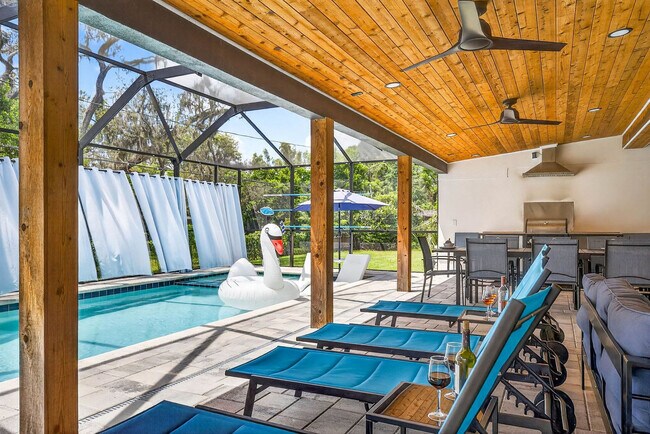 Building Photo - 319 Brentwood Dr