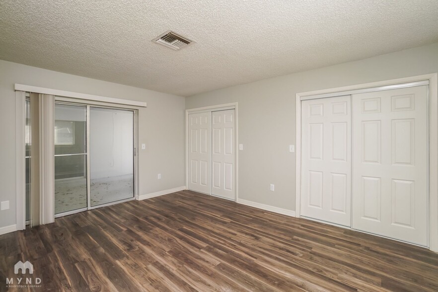 Building Photo - 6009 Applegate Dr