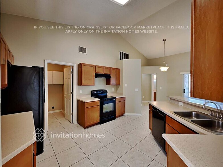 Building Photo - 14411 Grassy Cove Cir