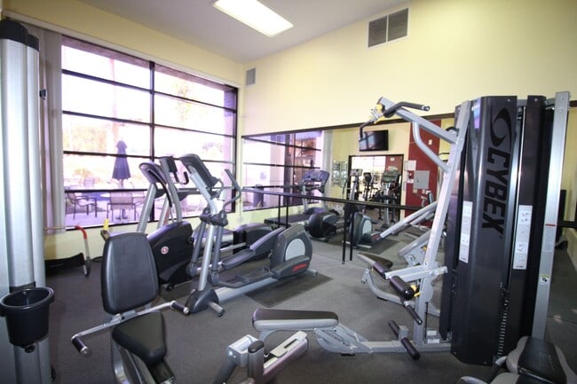 Building Photo - The Colony | Oxnard | 2 Bedroom + 2 Bathroom + Loft