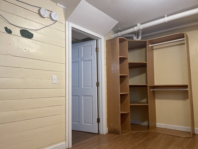 Building Photo - 109 Lathrop St