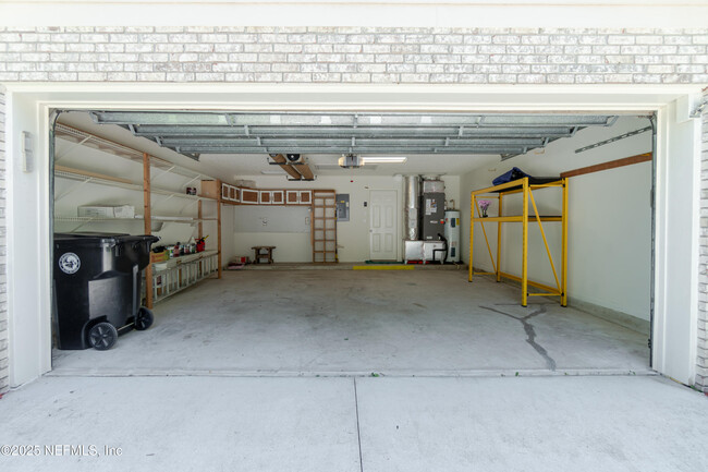 Building Photo - 1623 Sandy Springs Dr