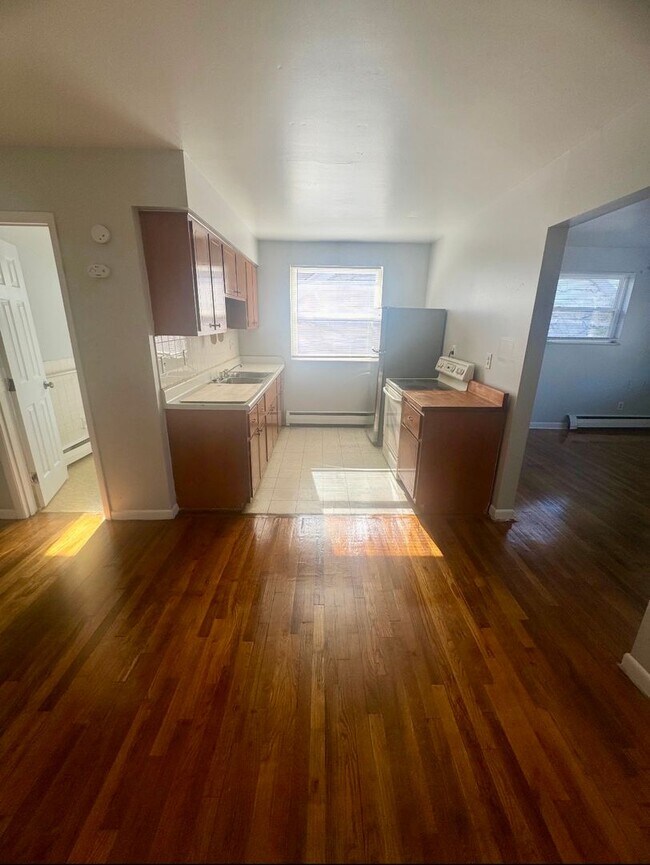 Building Photo - 2553 W North Bend Rd