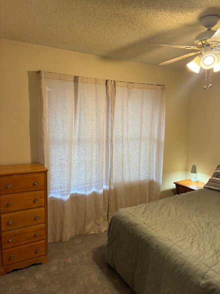 Building Photo - 903 Sweetwater River Dr