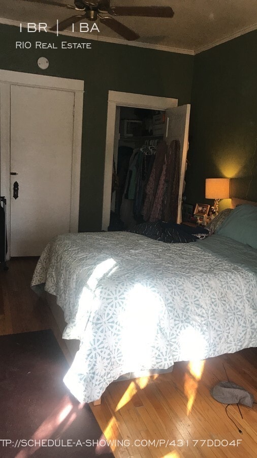 Building Photo - Huge, Spacious 1 Bedroom in Vintage Building!
