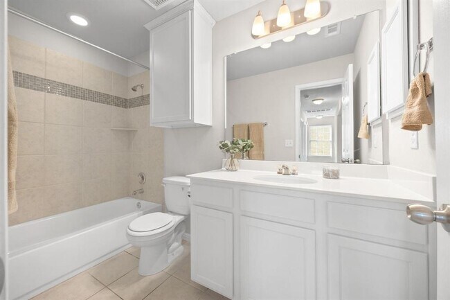 Building Photo - 1612 Catalan Rd