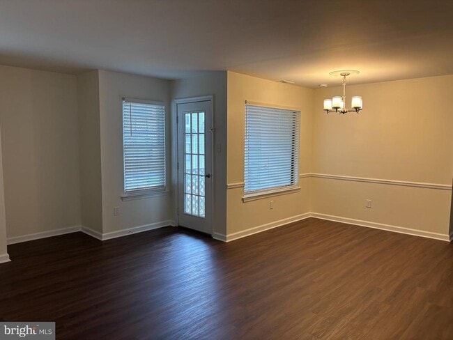 Primary Photo - 407 Diamond Dr