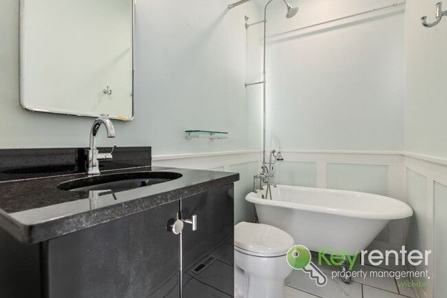 Building Photo - N Jefferson Duplex