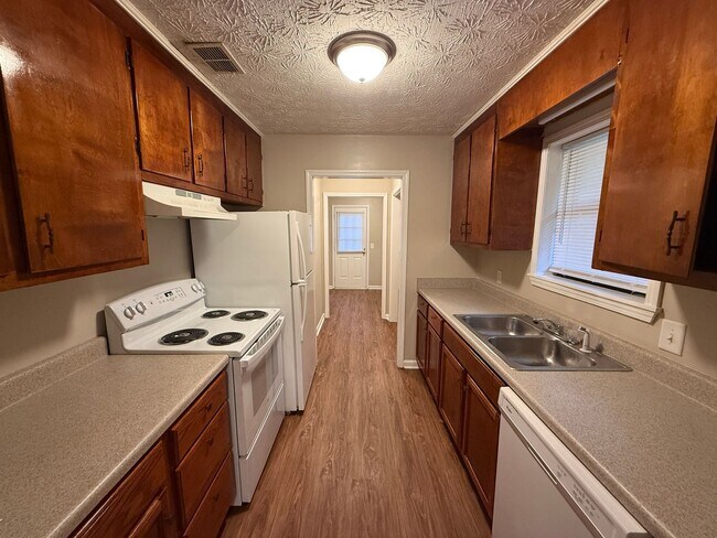 Building Photo - 108/110 St Andrews Ct