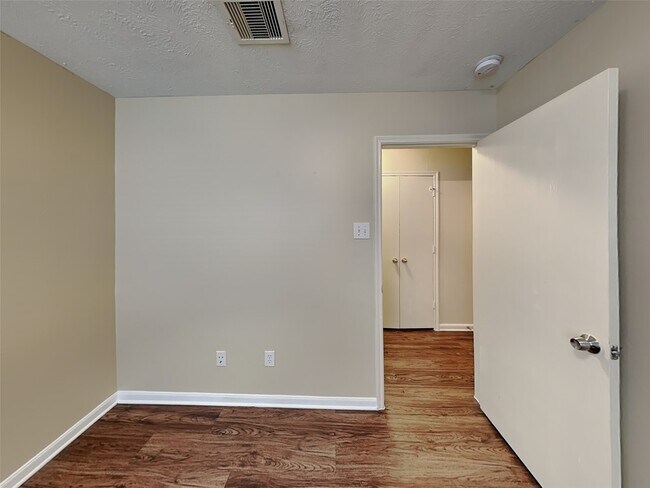 Building Photo - 11010 Heather Bluff Ln