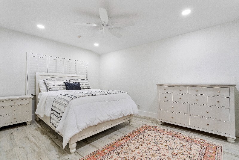 Building Photo - 411 Poinciana Dr