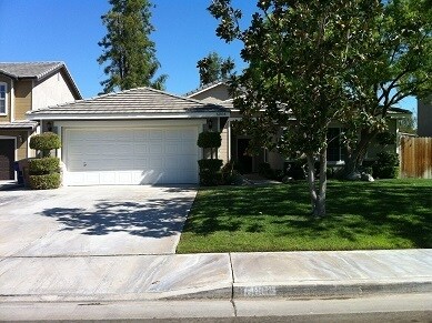 Primary Photo - 4 bed 2 bath hm located in The Seasons SW ...