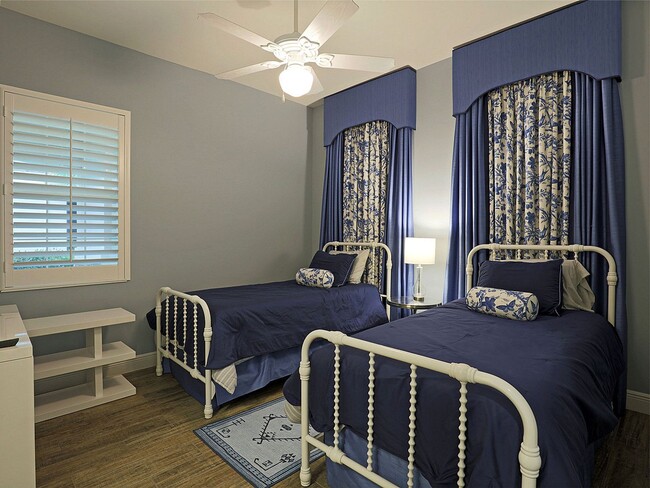 Building Photo - Daniels Place Short Term Rental