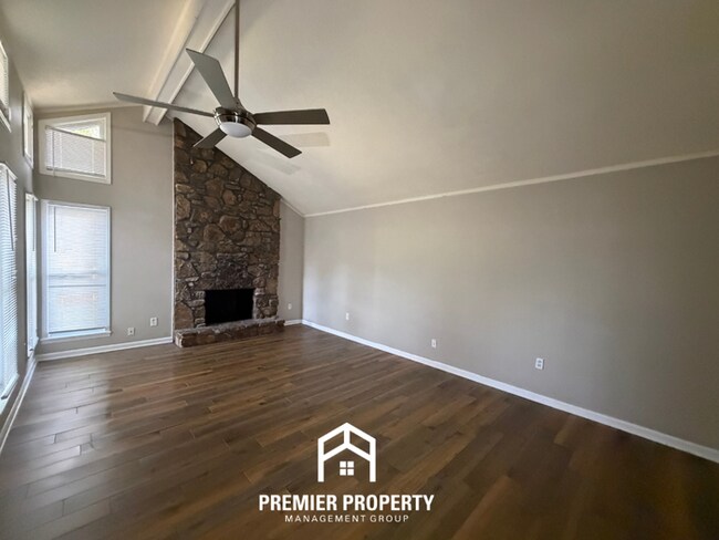 Building Photo - Charming 3BR/2BA Bartlett Area Home | Vaulted Ceilings, Fireplace & Stainless Steel Stove
