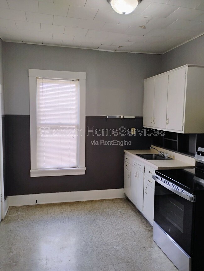 Building Photo - 209 Chandler Blvd