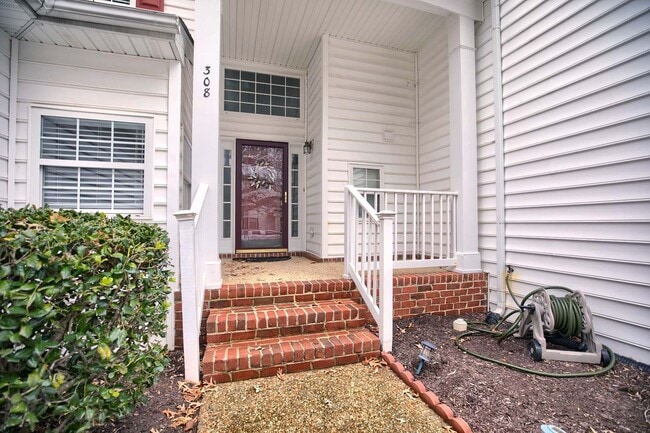 Building Photo - 308 Charleston Way