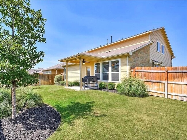 Building Photo - 140 Moulins Ln