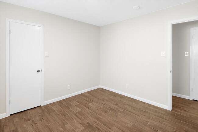 Building Photo - 731 Rustyleaf Ln
