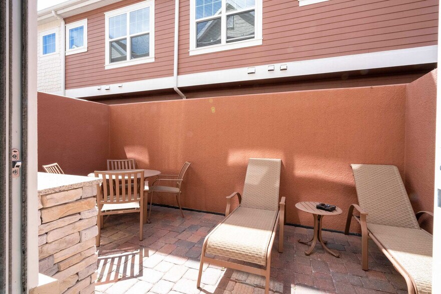 Building Photo - 7592 Sunny Dreams Ln