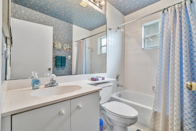 Building Photo - 7922 Sandy Pointe Dr