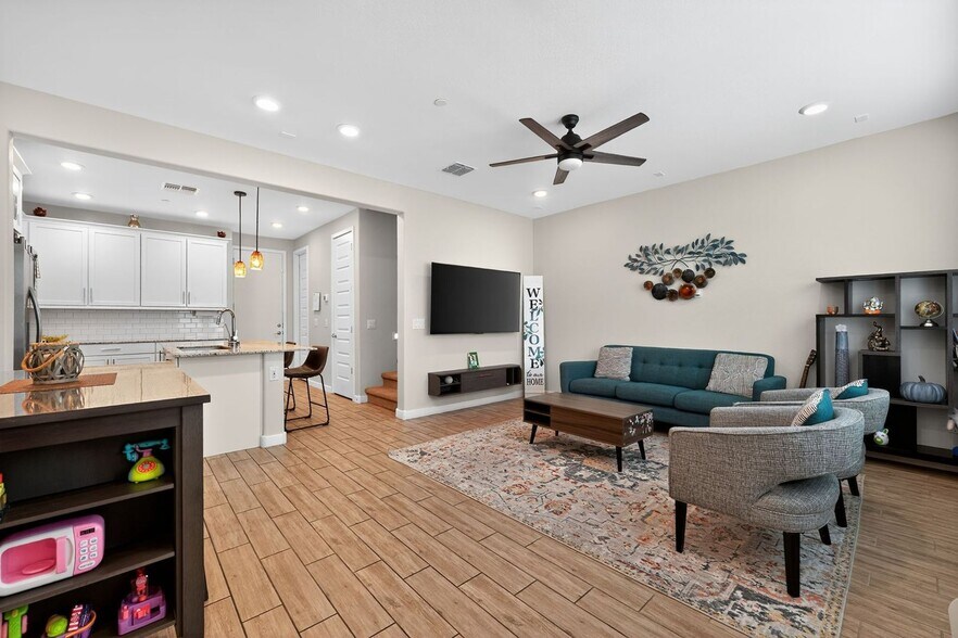 Building Photo - 4077 S Sabrina Dr