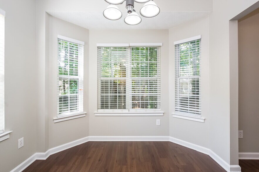 Building Photo - 2721 Windsor Ct