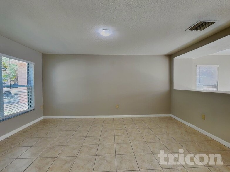 Building Photo - 10432 Boyette Creek Blvd