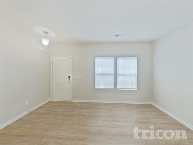 Building Photo - 2491 Marthas Ridge Dr