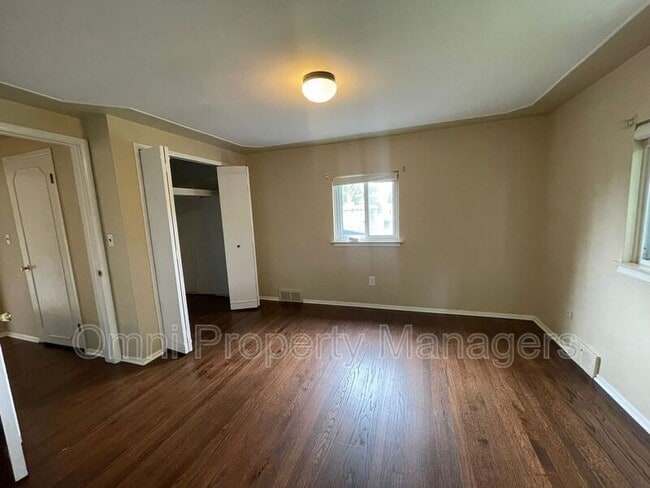 Building Photo - 31245 Bretz Dr