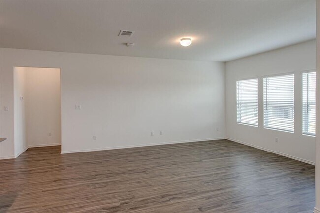 Building Photo - 737 Mallow Rd