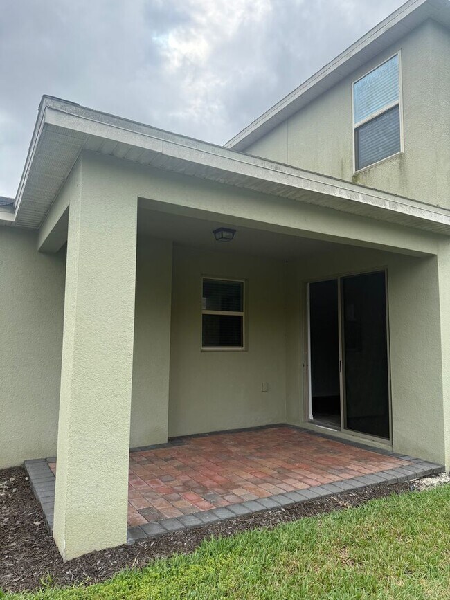 Building Photo - Home in WATERLEIGH Winter Garden!