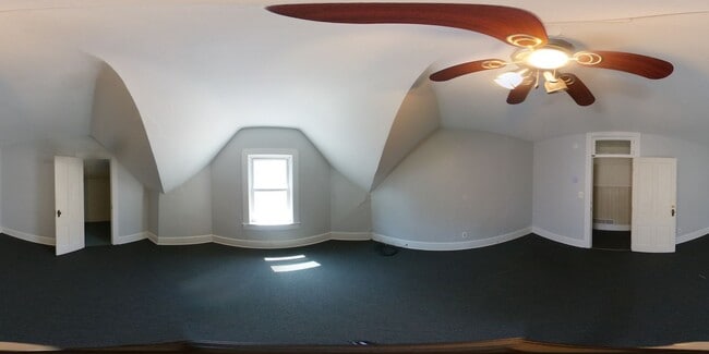 Building Photo - 337 W 6th St