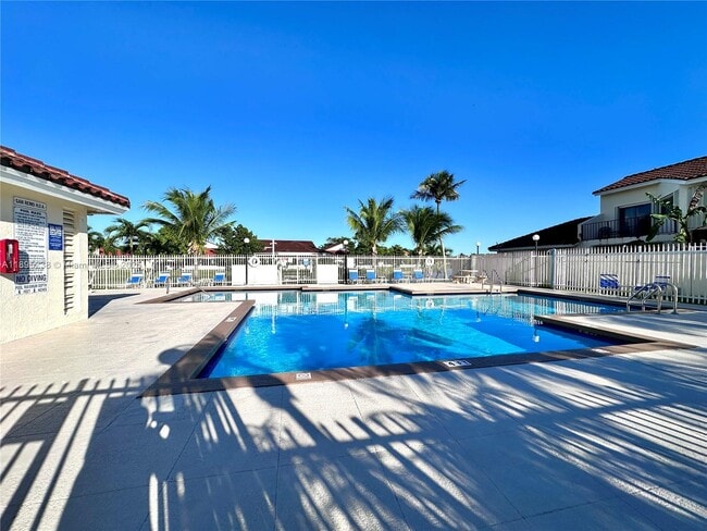 Building Photo - 3002 San Remo Cir