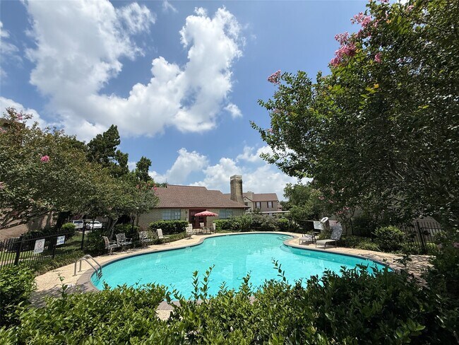Building Photo - 2120 El Paseo St