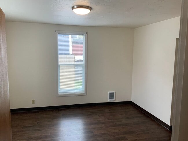 Building Photo - 2 Bedroom House in Whiteaker