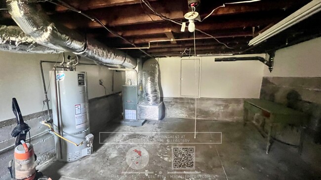 Building Photo - Stately traditional 4 bedroom home located...