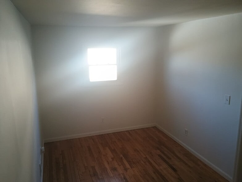 Building Photo - 37 Reservoir Ave