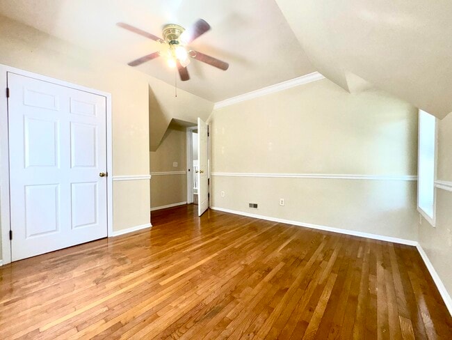 Building Photo - 707 Congress St