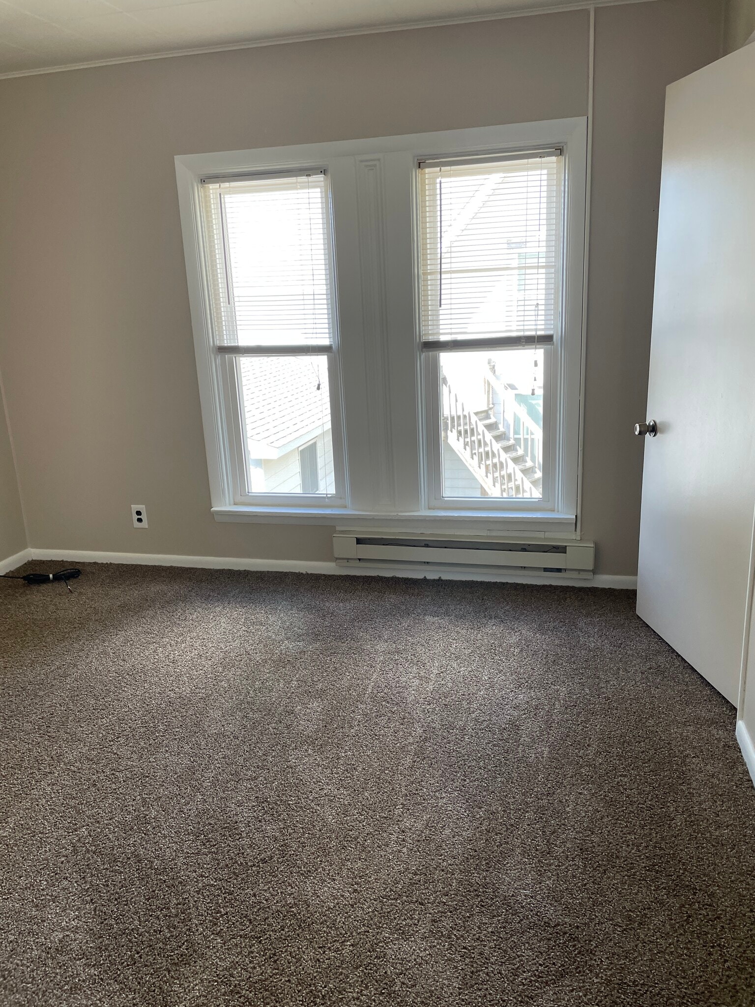 Living room - 210 S Fancher Ave