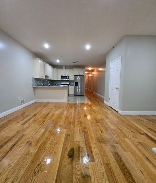 Building Photo - 190 Arlington Ave