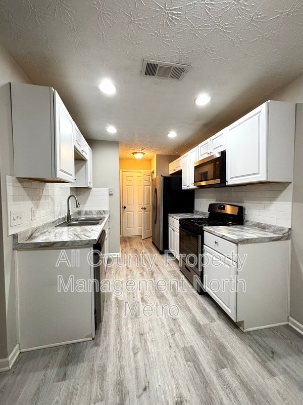 Building Photo - 289 Silver Ridge Dr