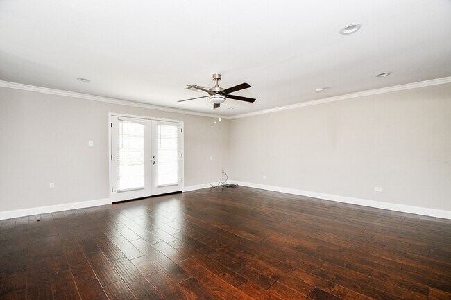 Building Photo - 4310 Woodvalley Dr