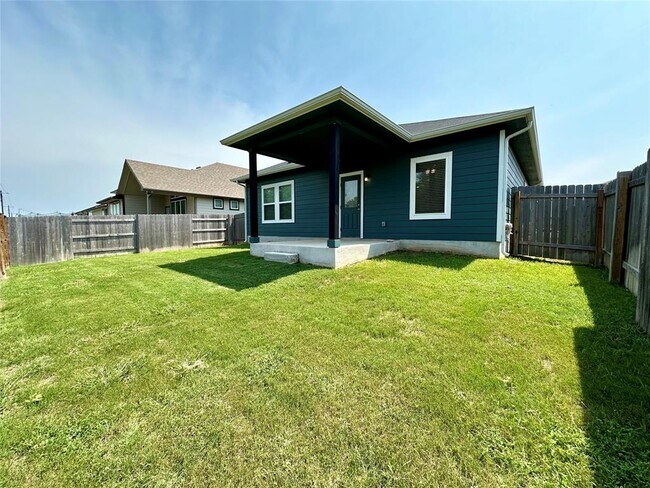 Building Photo - 230 Olympic Dr