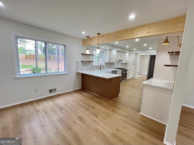 Building Photo - 2907 Clearbrook Dr