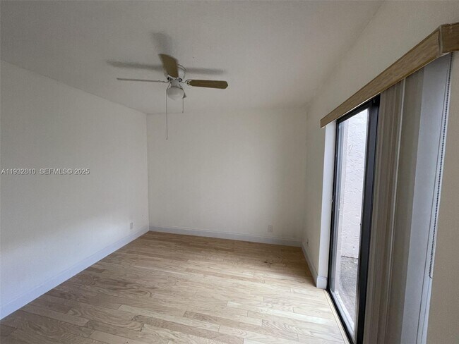 Building Photo - 16606 Greens Edge Cir