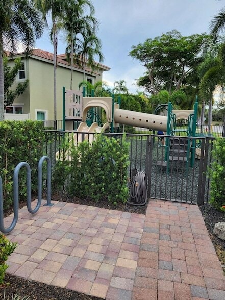 Building Photo - 106 Monterey Bay Dr