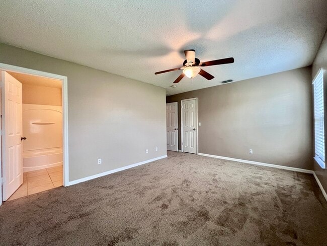 Building Photo - Waterford Chase-Osprey Ridge Community 3 B...