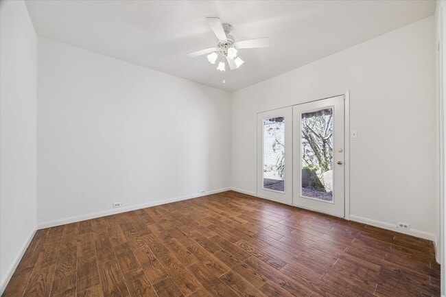 Building Photo - 2721 S Glen Haven Blvd