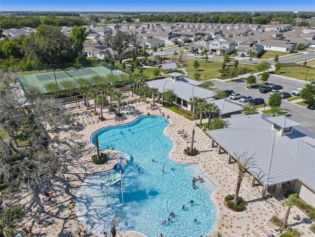 Building Photo - 1941 Summer Serenity Dr