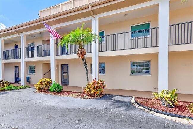 Building Photo - 10280 Imperial Point Dr W